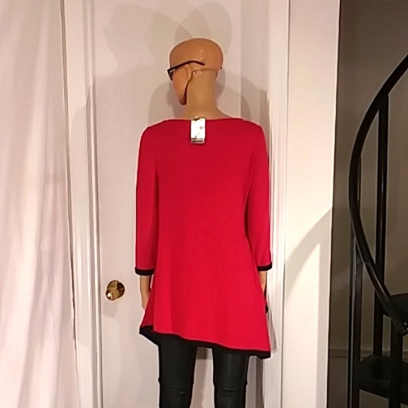 NWT Chelsea & Theodore Red and Black Horizontal Top. - Picture 7 of 10